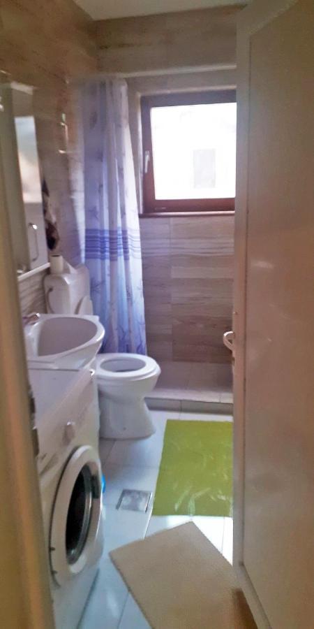 Lovely 1 Bedroom Within Walking Distance, Views Печ Екстер'єр фото